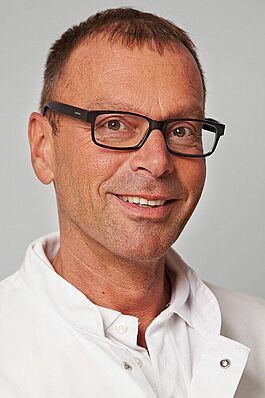 Portrait von Dr. Ulrich Seitzer.